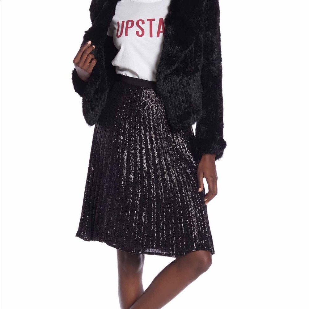 NWOT Joie skirt - perfect for the holidays!